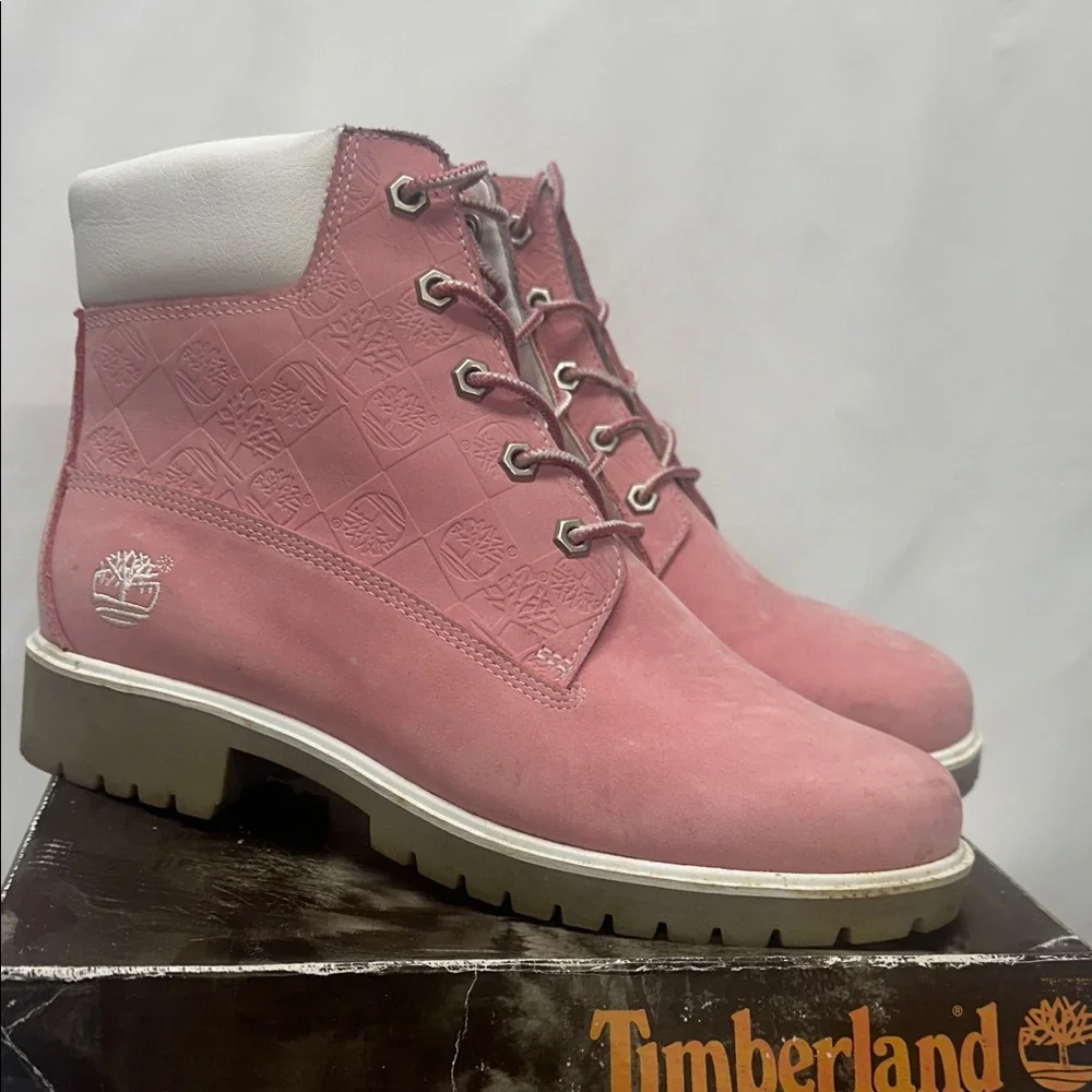 Timberland Women's Lace-Up Pink Chukka Boots - Picture 1 of 7